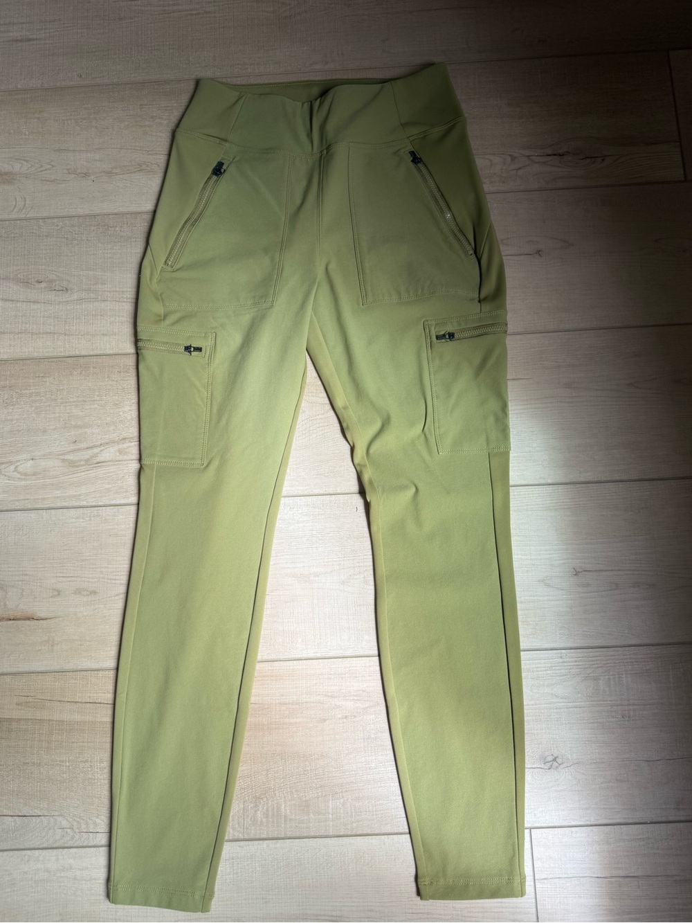 Athleta Headlands Hybrid High Rise Cargo Legging 4